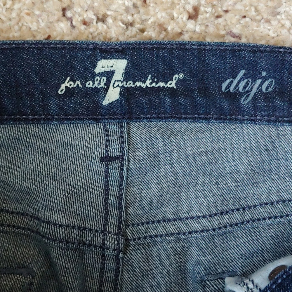7 FOR ALL MANKIND DOJO CUT OFF INTO CROP JEANS SZ 28 CUTE - Picture 2 of 11